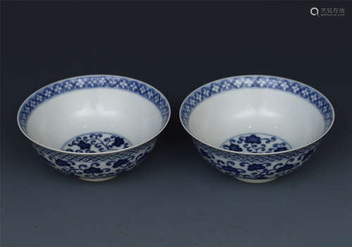 PAIR OF CHINESE PORCELAIN BLUE AND WHITE FLOWER BOWL