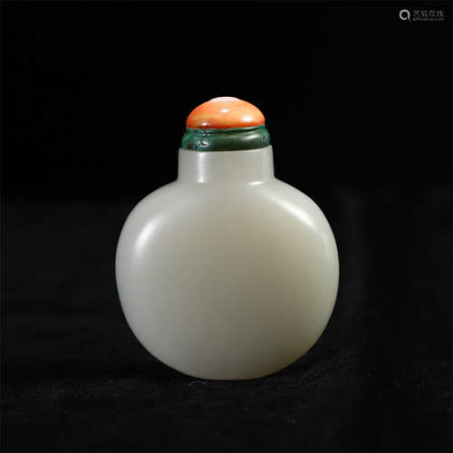 CHINESE GREY JADE SNUFF BOTTLE