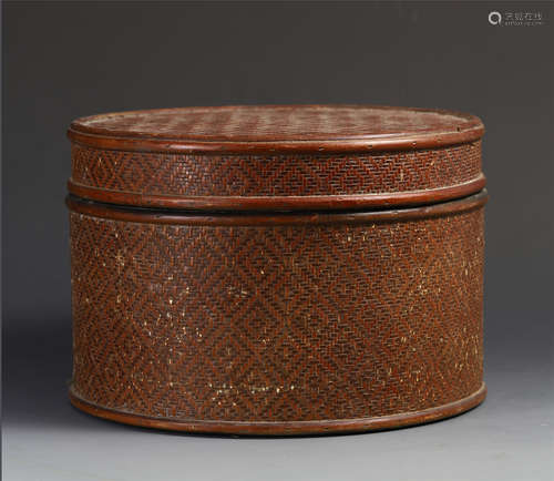 CHINESE LACQUER LIDDED OCTAGONAL BOX