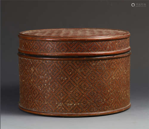 CHINESE LACQUER LIDDED OCTAGONAL BOX