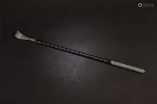 CHINESE BAMBOO BRONZE SCRATCHER