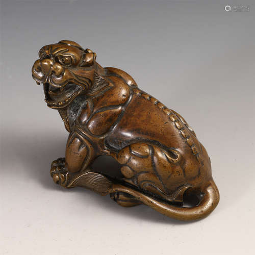 CHINESE BRONZE BEAST TABLE ITEM