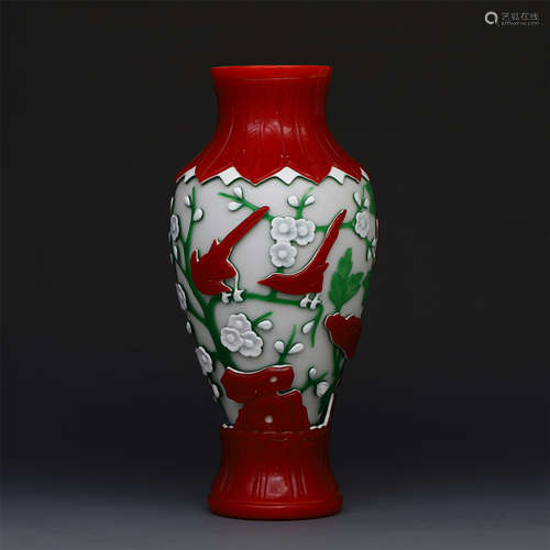 CHINESE COLOR PEKING GLASS BIRD AND FLOWER VASE