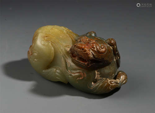 CHINESE SUGAR JADE BEAST TABLE ITEM