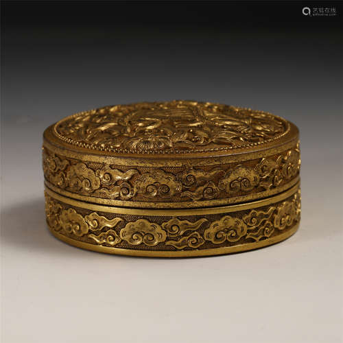 CHINESE GILT BRONZE BEAST LIDDED ROUND BOX