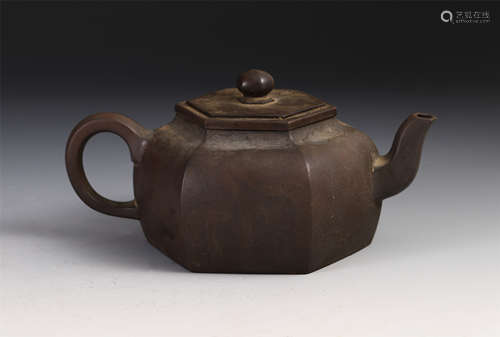 CHINESE YIXING ZISHA CLAY TEA POT