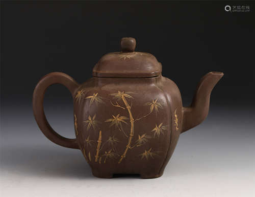 CHINESE GOLD PAINTED BAMBOO YIXING ZISHA CLAY TEA POT