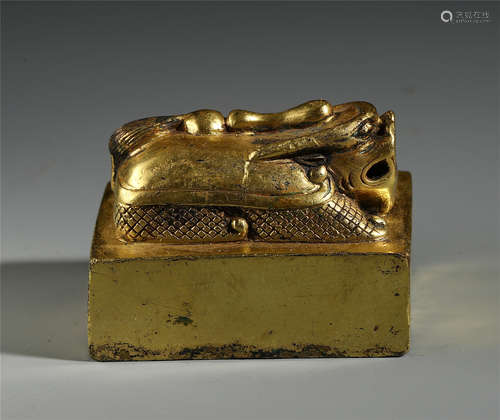 CHINESE GILT BRONZE BEAST SEAL