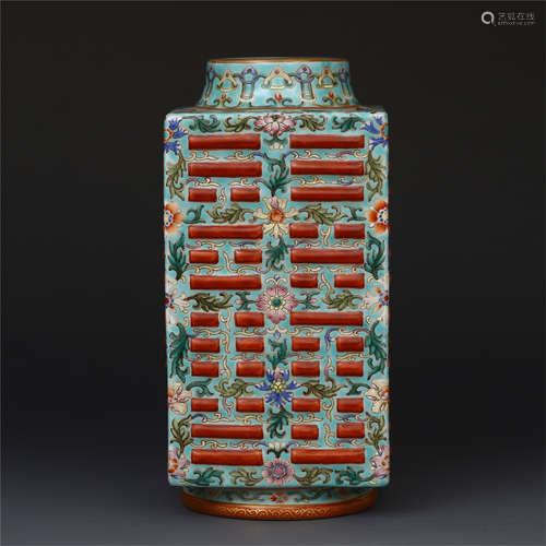 CHINESE PORCELAIN FAMILLE ROSE SQUARE VASE