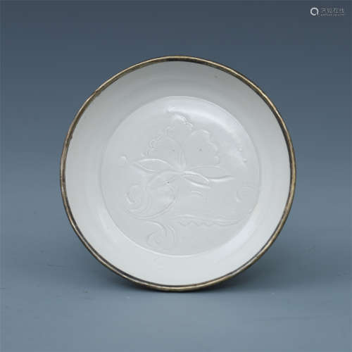 CHINESE PORCELAIN DING WARE WHITE GLAZE PLATE