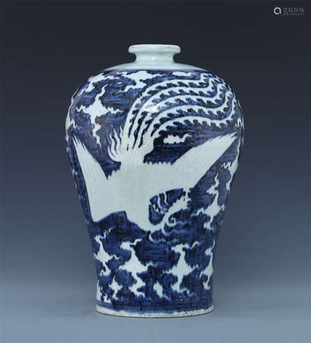 CHINESE PORCELAIN BLUE AND WHITE PHOENIX MEIPING VASE