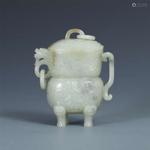 CHINESE CELADON JADE LIDDED FOUR FEET VASE