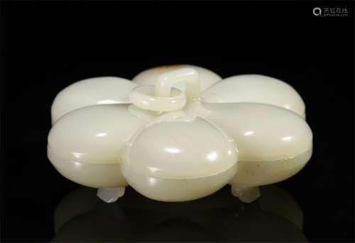 CHINESE WHITE JADE MELON SHAPED LIDDED BOX