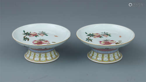 PAIR OF CHINESE PORCELAIN FAMILLE ROSE PEACH STEM DISH