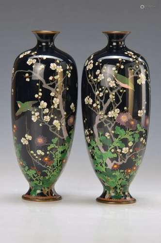 pair of vases, Japan, around 1910, corpus Bronze