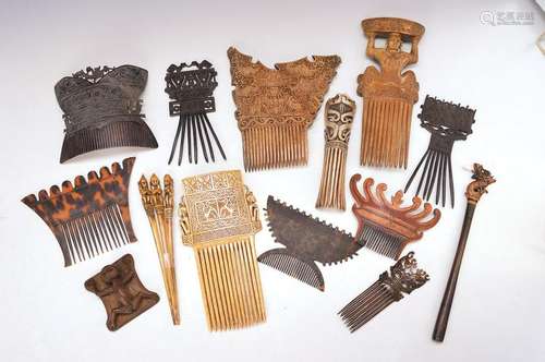 Lot of 17 decorative combs, Sumatra/ Indonesia