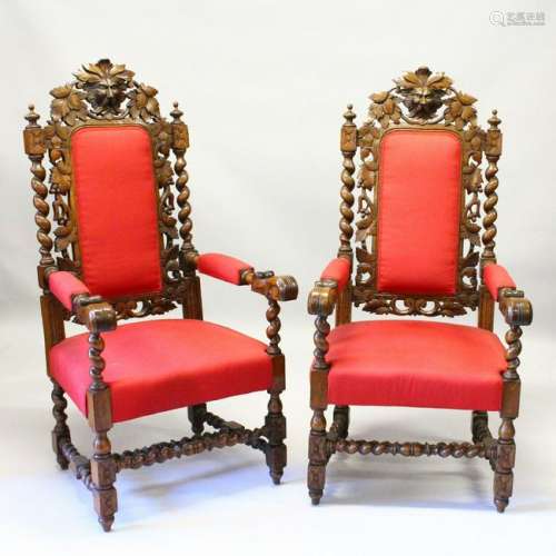 A GOOD LARGE PAIR OF OAK ARMCHAIRS, 20TH CENTURY,