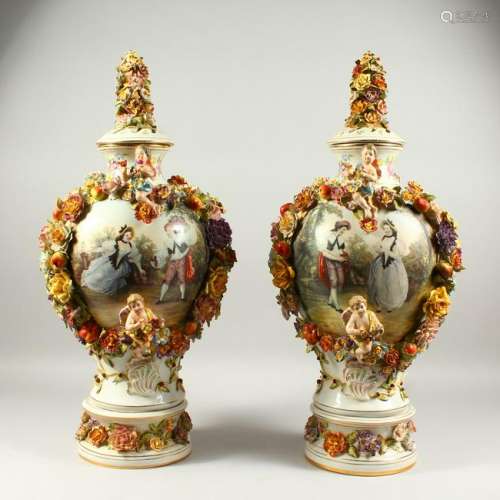 A GOOD PAIR OF MEISSEN DESIGN BULBOUS VASES, COVERS AND