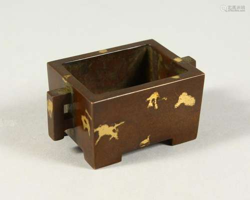 A MINIATURE GOLD SPLASH BRONZE RECTANGULAR CENSER.