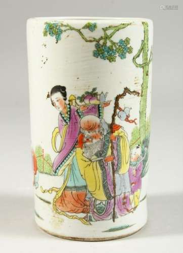 A PORCELAIN CYLINDRICAL BRUSH POT, painted with figures
