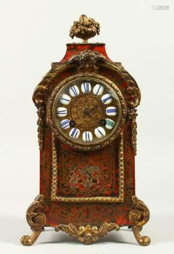A GOOD 19TH CENTURY FRENCH BOULLE CLOCK, the movement