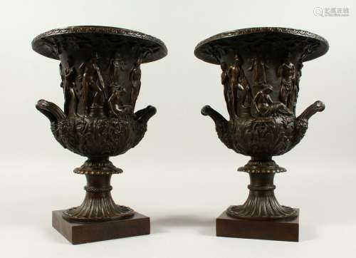 A PAIR OF CLASSICAL STYLE CAMPAGNA SHAPE URNS,