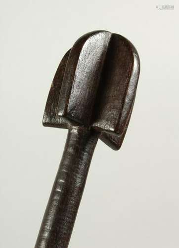 A POLYNESIAN MACE STYLE CARVED WOOD CLUB.  46cms long.