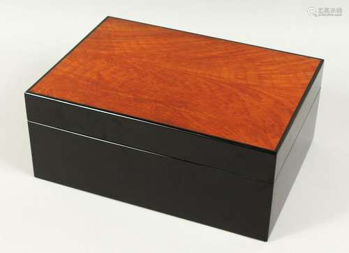 A SAVINELLI MAHOGANY AND EBONISED HUMIDOR.  34cms wide