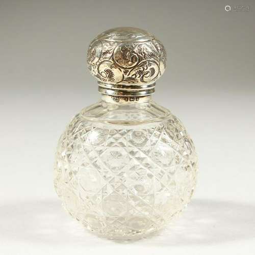 AN EDWARD VII CUT GLASS GLOBULAR SCENT BOTTLE with