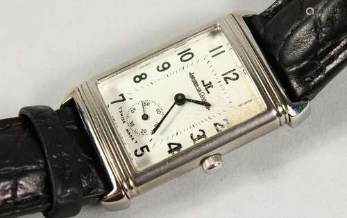 A GENTLEMAN'S JAEGER-LECOULTRE WRISTWATCH, with