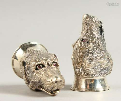 A PAIR OF SOLID SILVER DOG STIRRUP CUP SALT AND