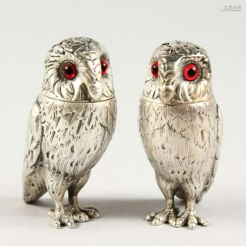 A PAIR OF VICTORIAN NOVELTY SILVER OWL SALT AND