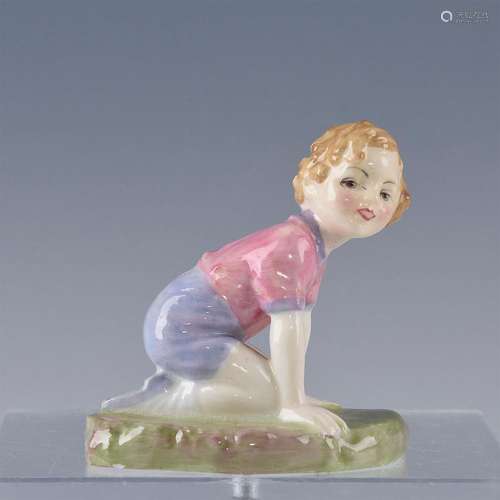 ROYAL DOULTON MINI FIGURINE, ROBIN M38