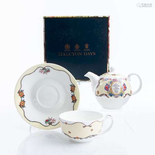 3 PC HALCYON DAYS VIVAT REGINA TEA SET FOR ONE