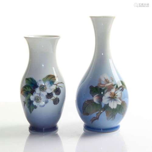 PAIR OF COPEHAGEN VASES