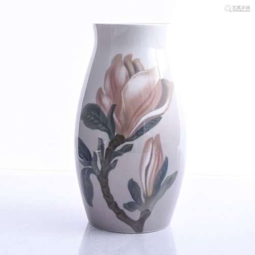 BING AND GRINDLE FLOWER VASE