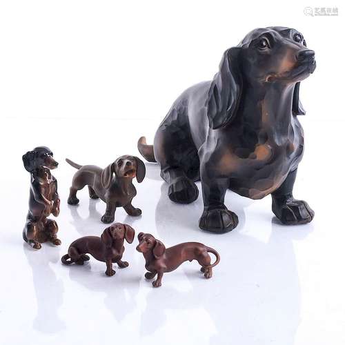 5 DACHSCHUND DOTSON DOG FIGURINES