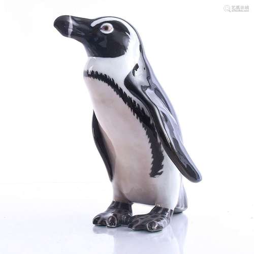 BING & GRONDAHL LARGE CERAMIC PENGUIN FIGURINE