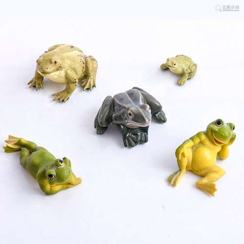 5 FROG FIGURINES