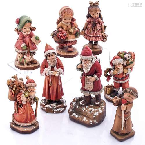 8 CARVED WOOD ANRI FIGURINES