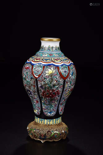 FAMILLE ROSE VASE