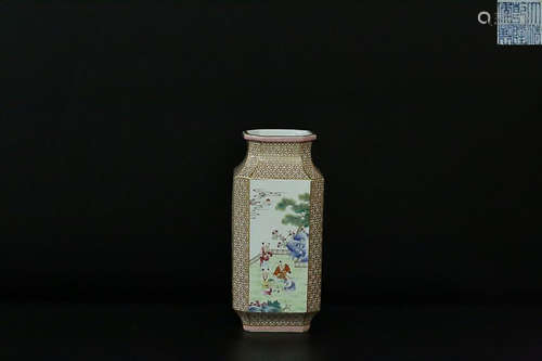 QIANLONG MARK FAMILLLE ROSE 'KAIGUANG' VASE