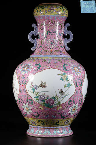 QIANLONG MARK FAMILLE ROSE VASE