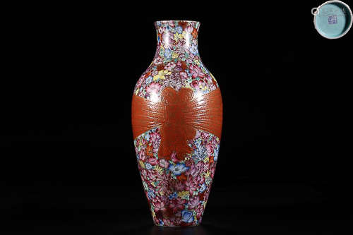 QIANLONG MARK FAMILLE ROSE VASE