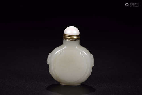 HETIAN JADE SNUFF BOTTLE