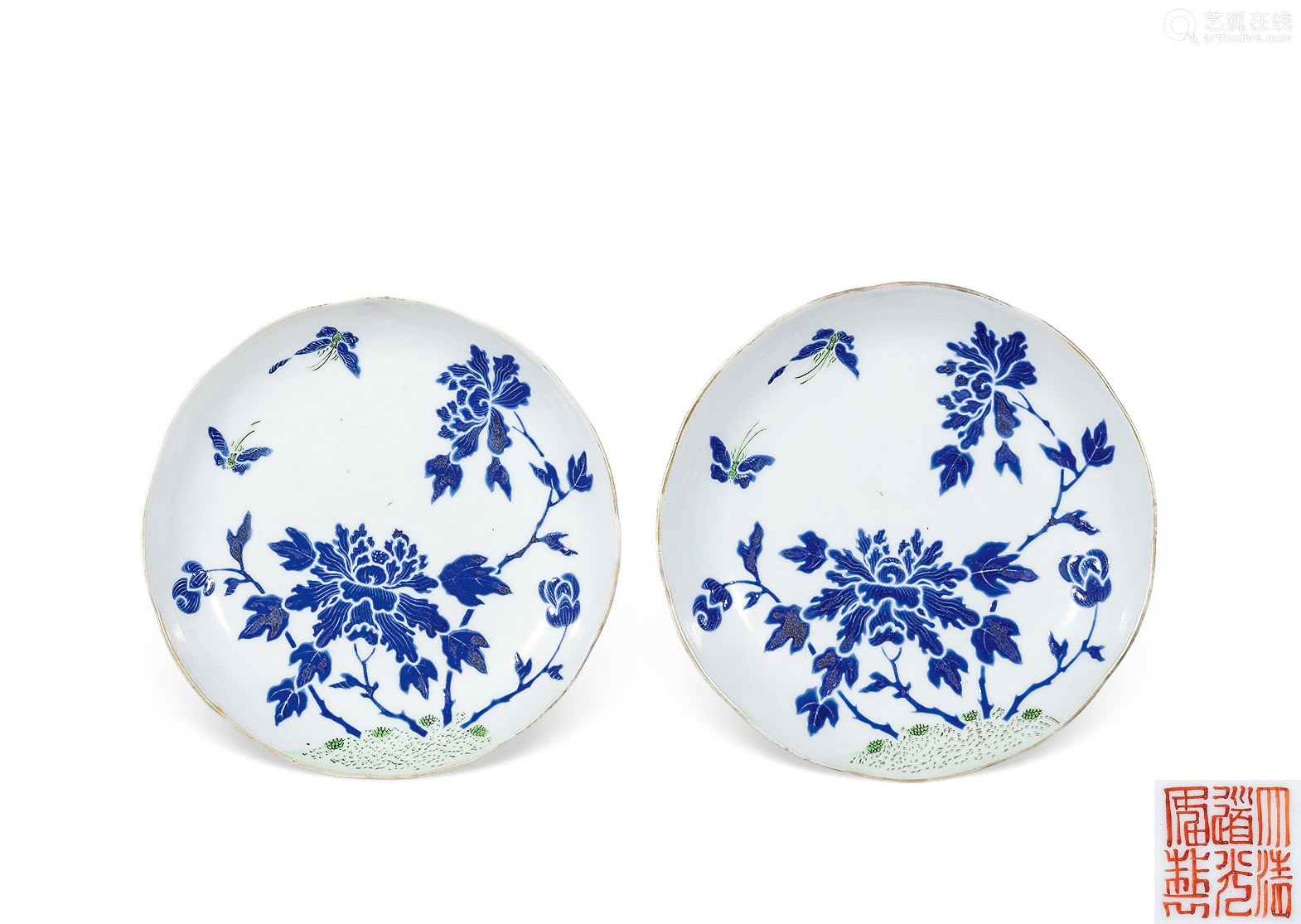 清道光矾红蝠纹加料彩花蝶盘 一对 Deal Price Picture 清道光矾红蝠纹加料彩花蝶盘 一对 Deal Price Picture