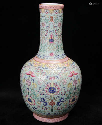 A Chinese Green Ground Famille-Rose Porcelain Vase