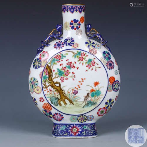 A Chinese Blue and White Famille-Rose Porcelain Vase