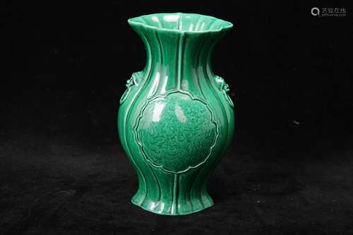 A Chinese Green Glazed Porcelain Vase