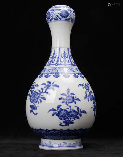 A Chinese Blue and White Porcelain Vase